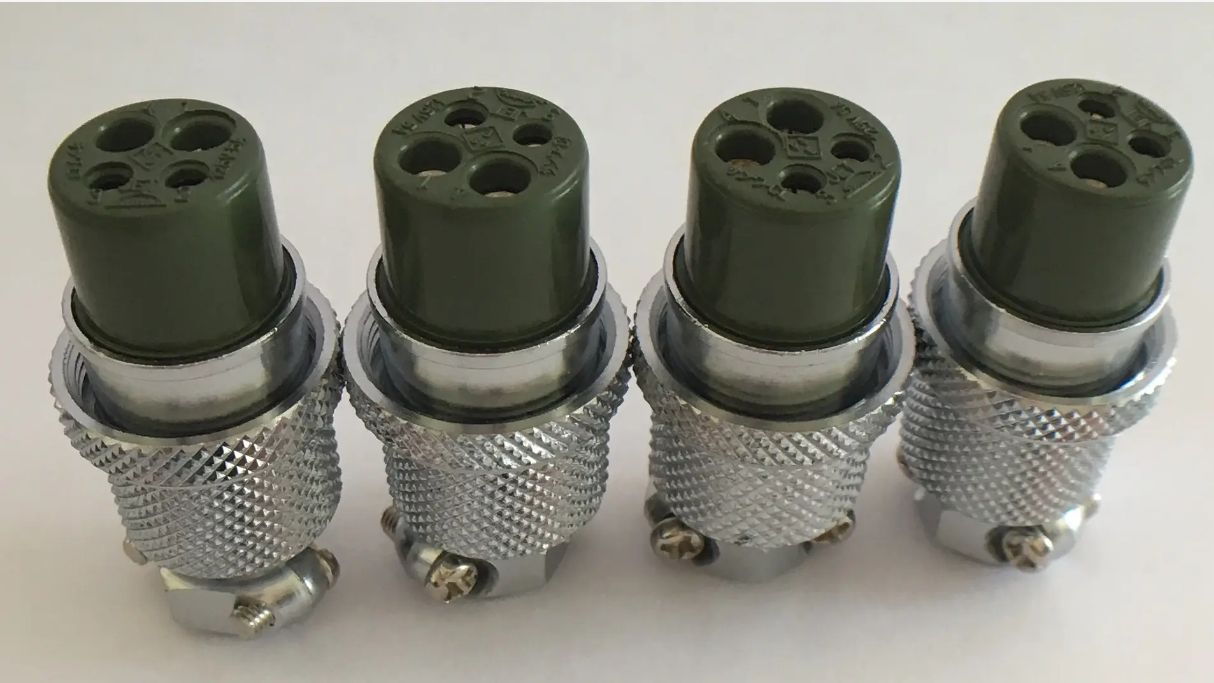 插頭尾部 插頭尾部